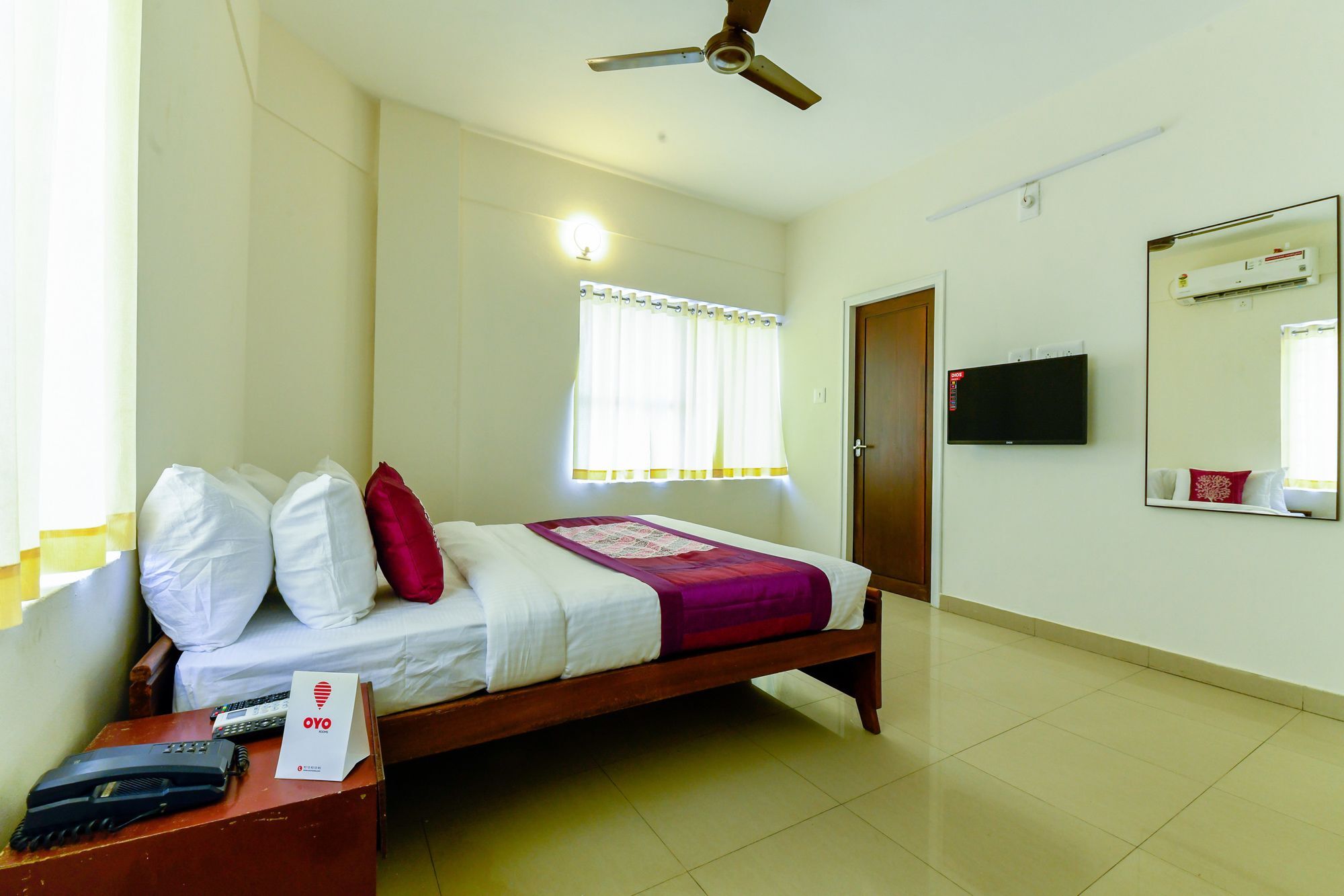Oyo 11328 Hotel Chandrika Residency Kochi Exterior photo