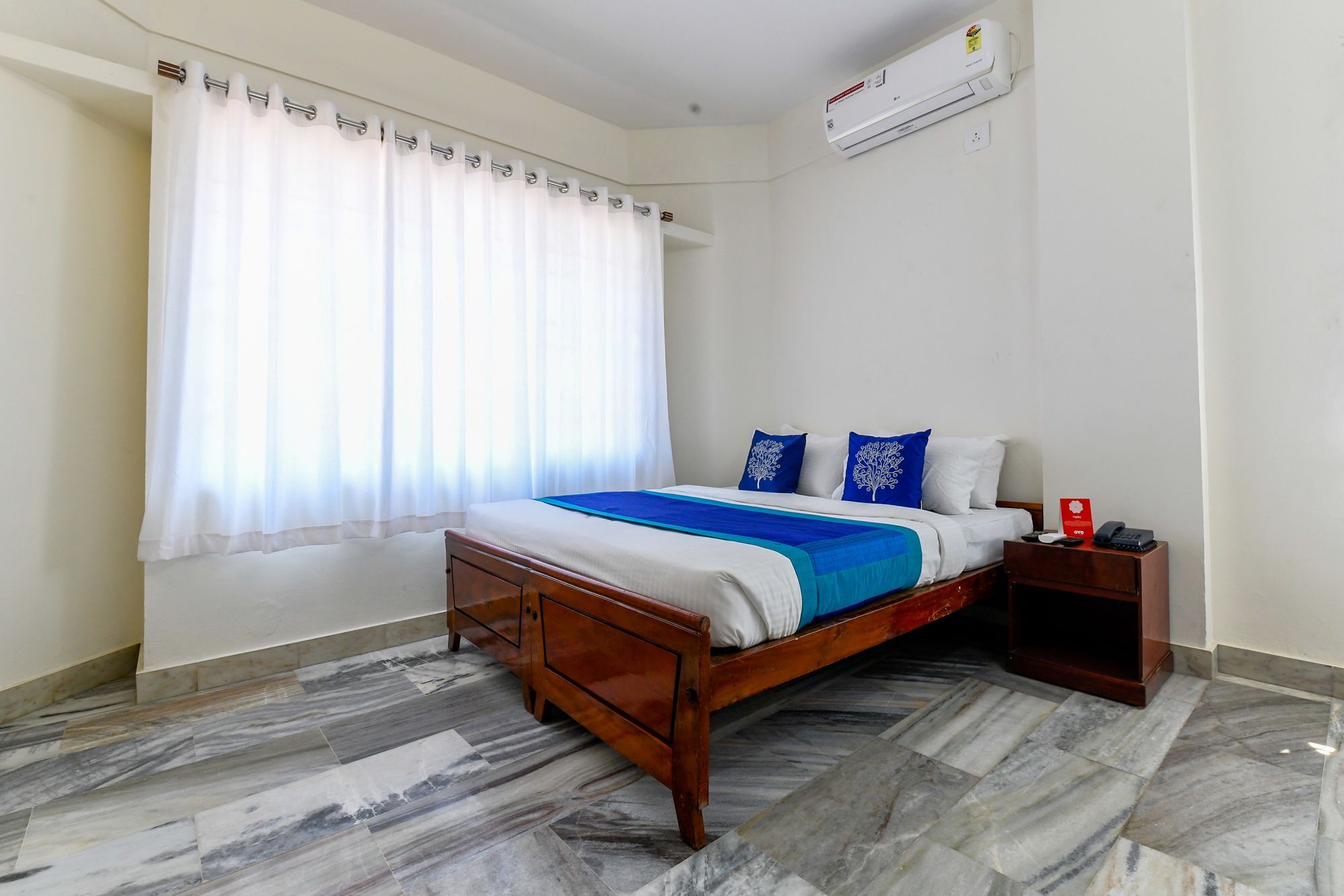 Oyo 11328 Hotel Chandrika Residency Kochi Exterior photo